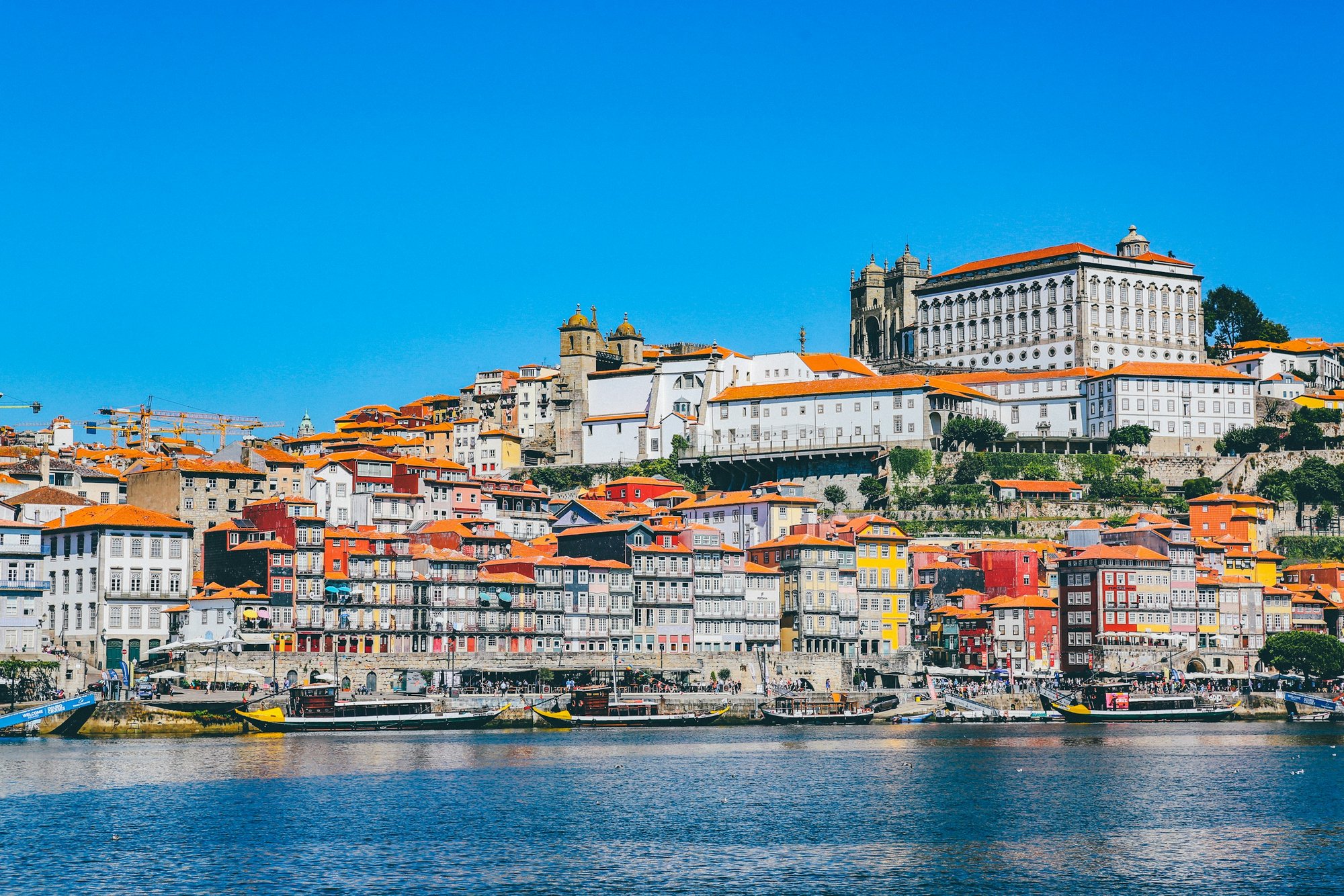 Porto seen from Vila Nova de Gaia — Ribeira waterfront and the Sé